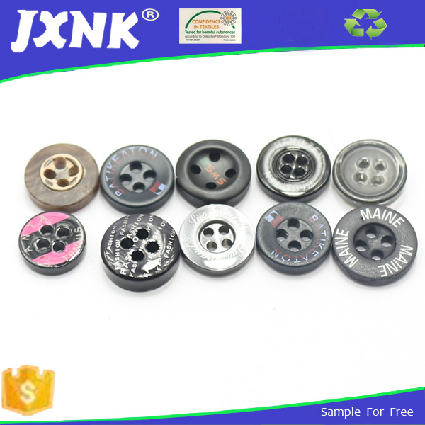 Factory direct high-quality plastic material four-eye button high-quality resin picking four-hole button quantity multi-price excellent