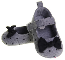 工廠直銷外貿原單灰色純棉黑圓點蝴蝶結 軟底 嬰兒學步鞋 ne059