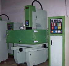 东莞市台义精密机械厂价直销320/430/450/540/650火花机