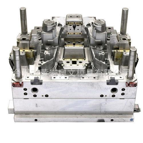 专业制造各种摩托车配件，汽车配件，儿童玩具，塑料日用品模具