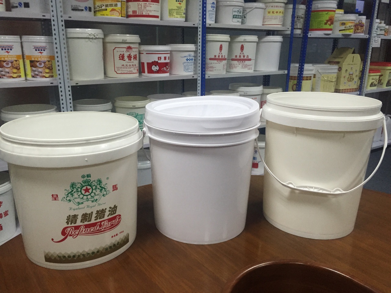 食品级18升猪油桶，精制猪油桶，精练猪油桶，驻马店猪油桶