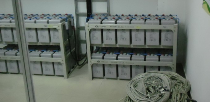 阀控式免维护铅酸蓄电池GFM-400_洛必达网