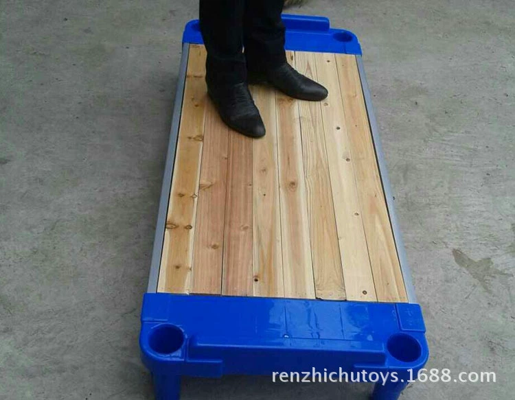 Кровать для детского сада Спальная кровать Сложенная кровать Детский сад Пластиковая кровать для доски Trust Class Nap Bed