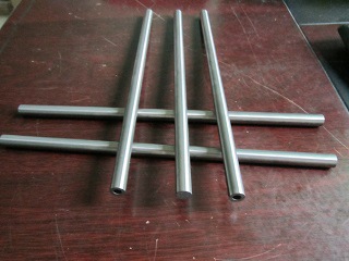 株洲供应小孔钨钢棒 单直孔合金棒 内孔0.1mm/0.2mm/0.3mm/0.4mm