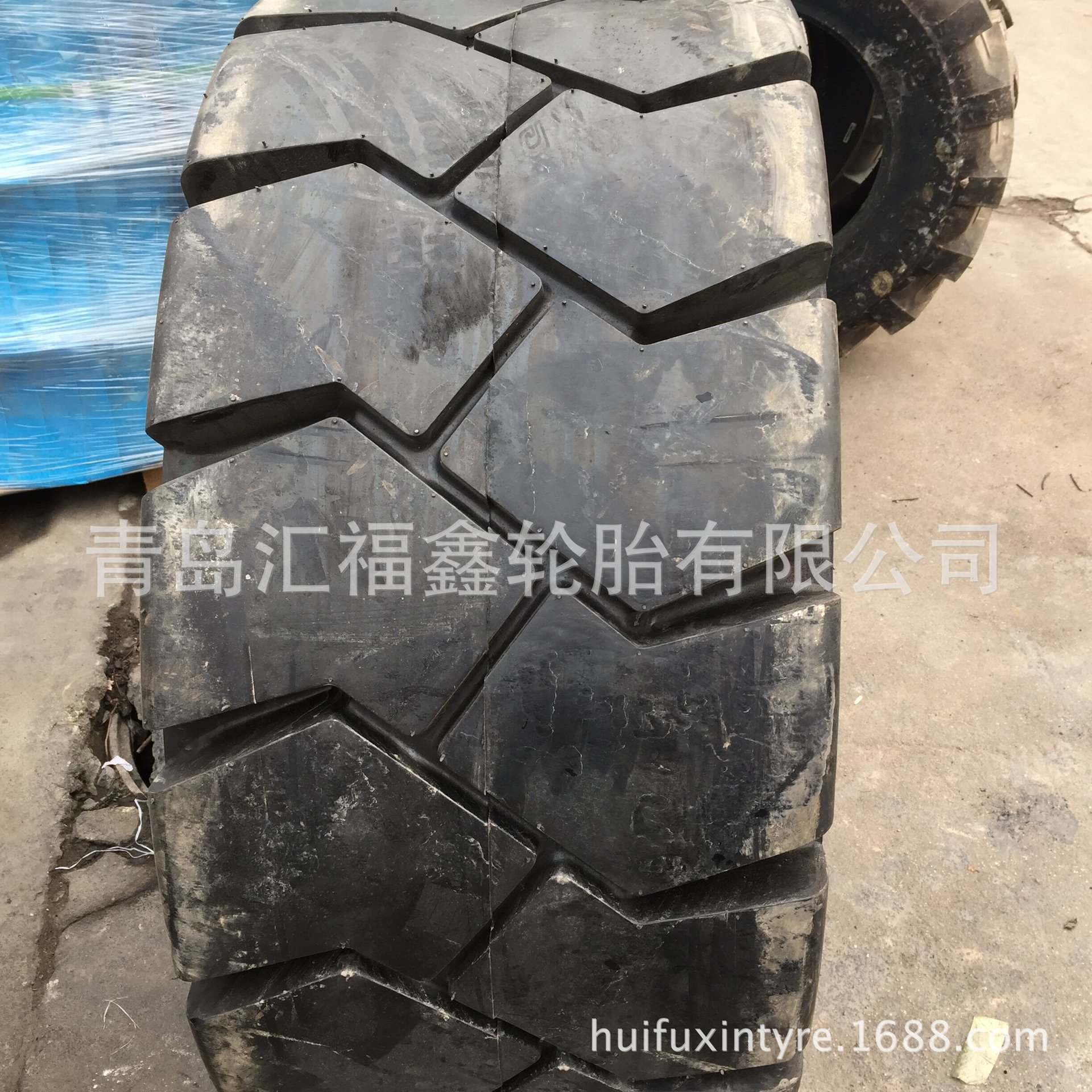 销售44X18-20 登高机轮胎 44*18-20  填充轮胎工业用轮胎支持出口