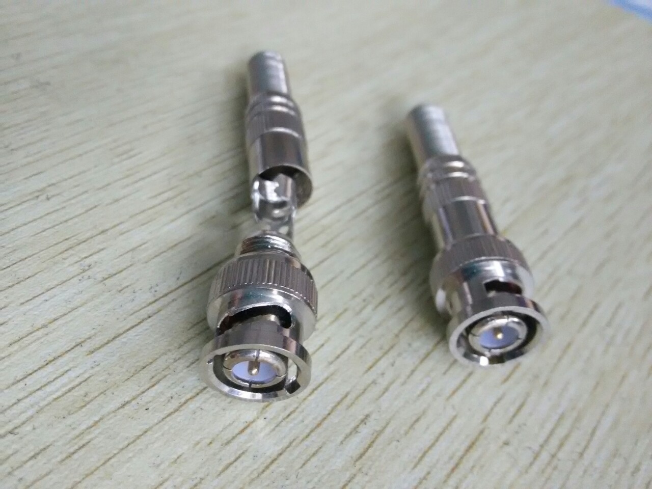 优质带弹簧尾加长锌合金bnc插头转接头连接器焊接式免焊监控