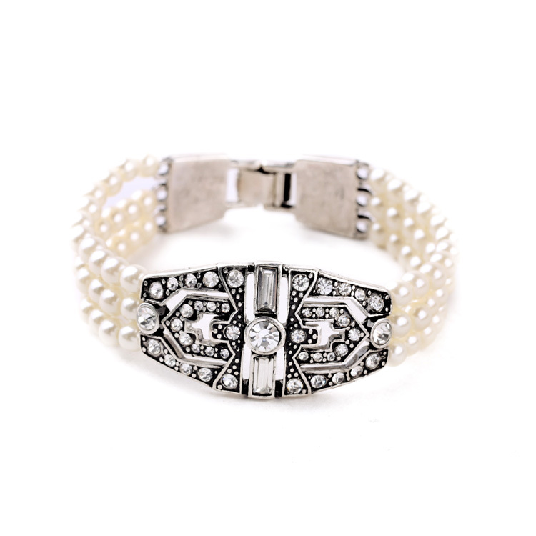 Explosion Jewelry Wholesale Alloy Diamond Wild Pearl Ladies Bracelet display picture 2