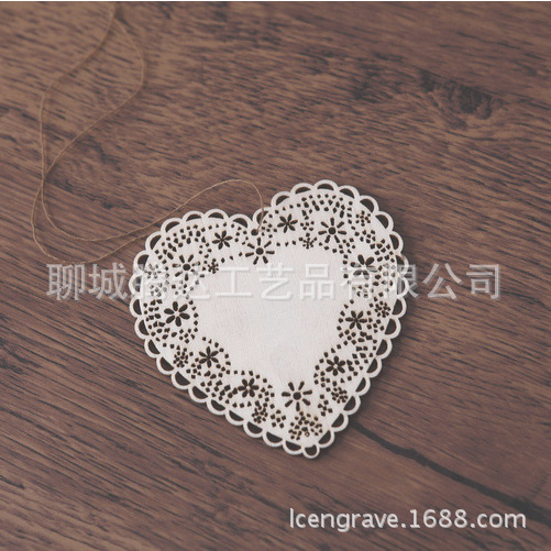 情人节木质雕刻心形挂件 激光镂空雕刻精美节日挂饰节日礼物