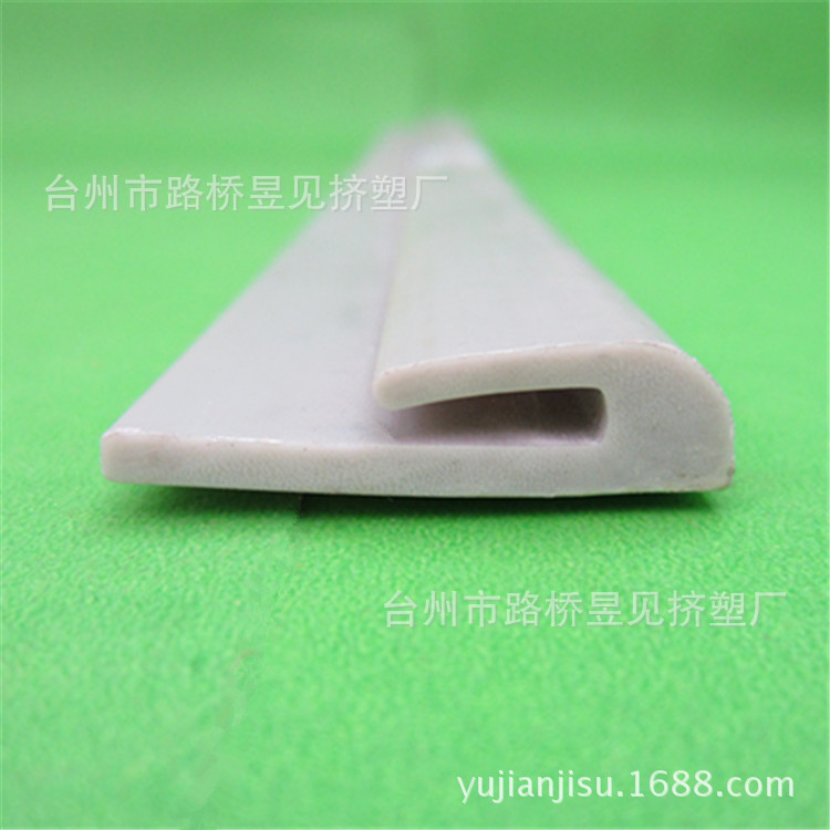 Productos de extrusión de plástico PVC tira de plástico borde de sellado envoltura ranura para tarjeta PVC perfil de procesamiento de extrusión