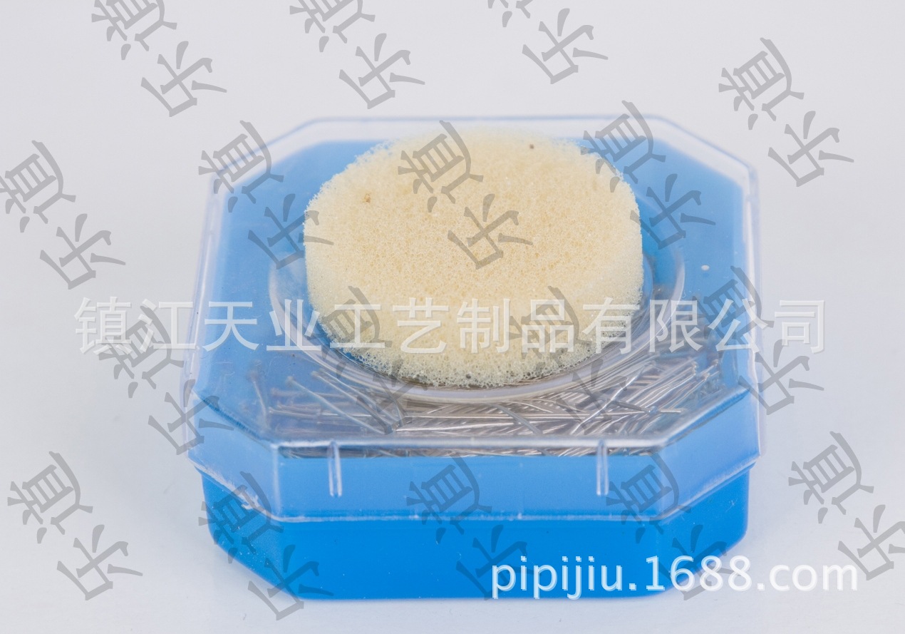 25克大头针 （大约300枚大头针）入塑料盒