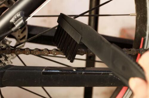 Bicycle chain cleaning brush, mountain bike cassette and chainring cleaning tool, single bike maintenance and cleaning brush