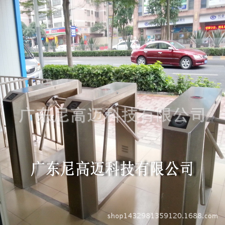 中建三局普君西路工地闸