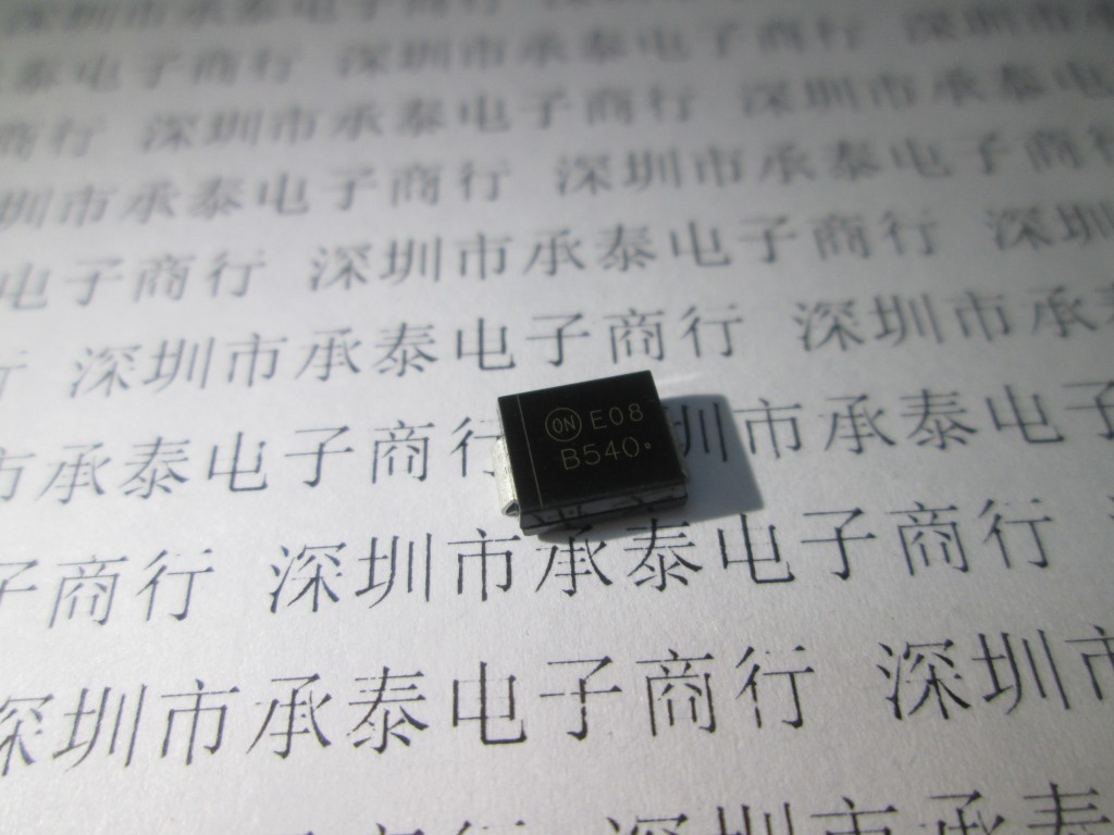 肖特基二极管 MBRS540T3G (B540) DO214AB 全新原装