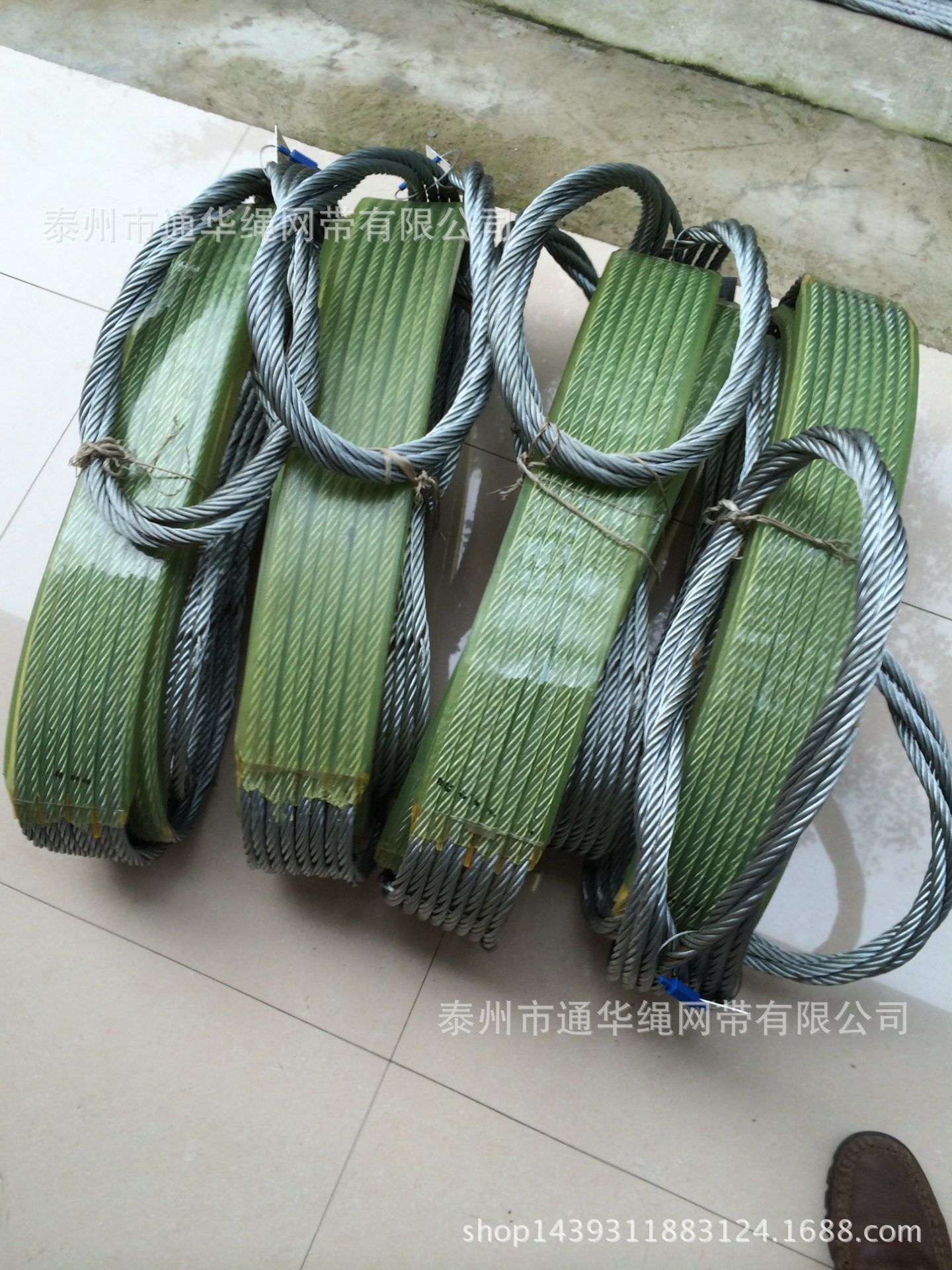 厂家供应钢丝扁平吊带，聚胺脂吊带等