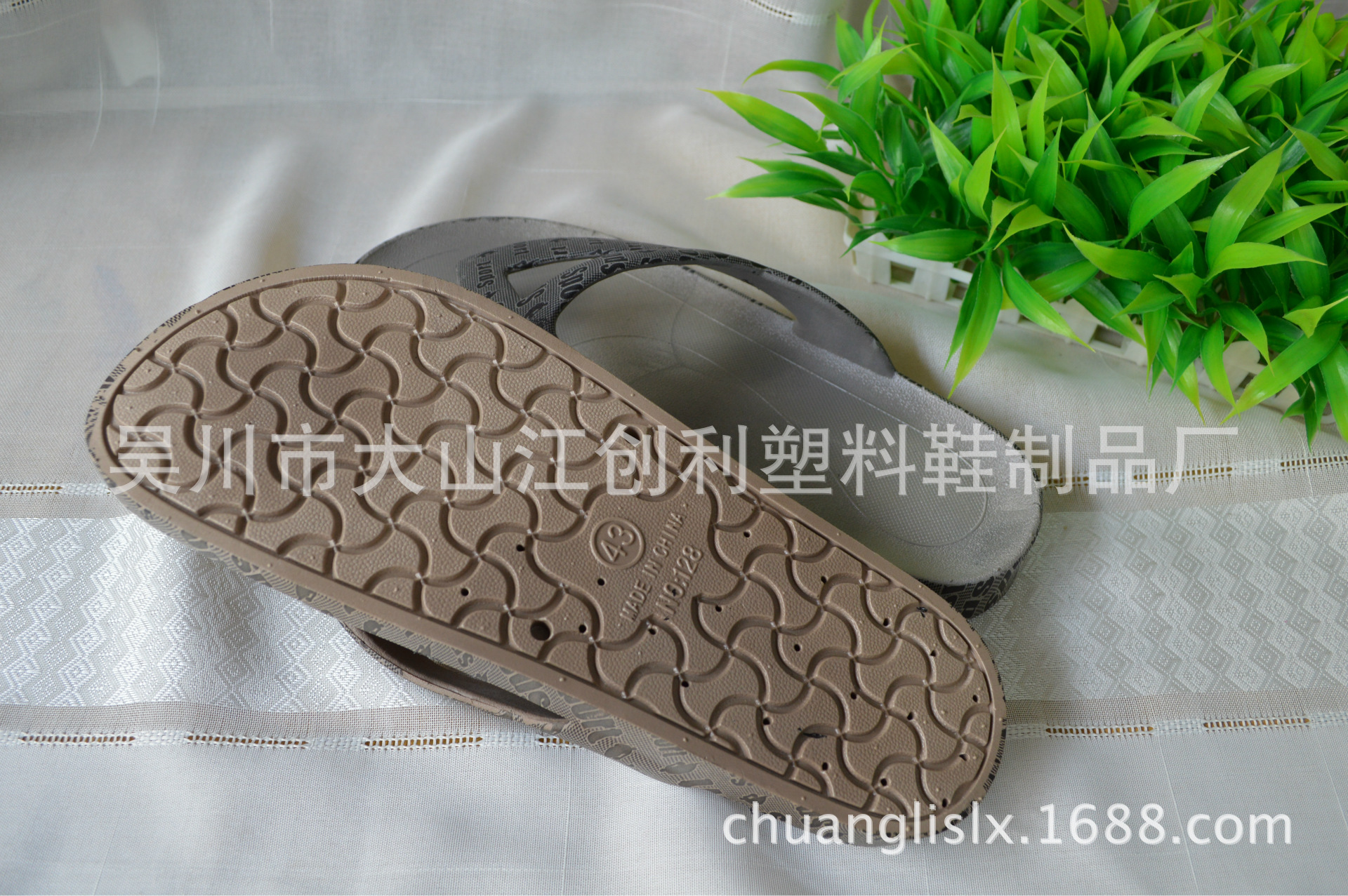 廠傢批發pvc一次成形吹氣印花塑料男人字拖鞋 128-3夏天沙灘時尚