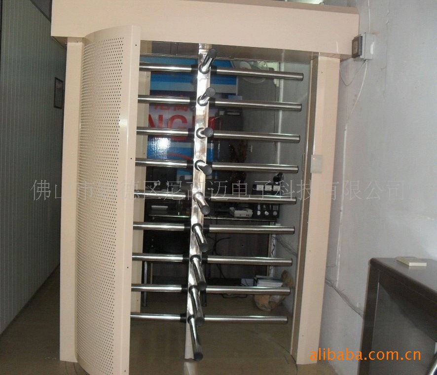 NGM90度全高转闸-防尾随高端十字滚闸-侧面加喷涂封板四翼旋转閘