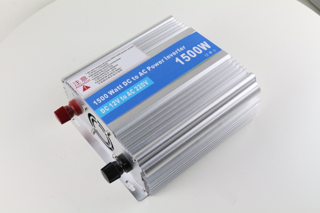 明伟UPS 1500W 12V24V转220V 带充电 修正波太阳能逆变器厂家直供