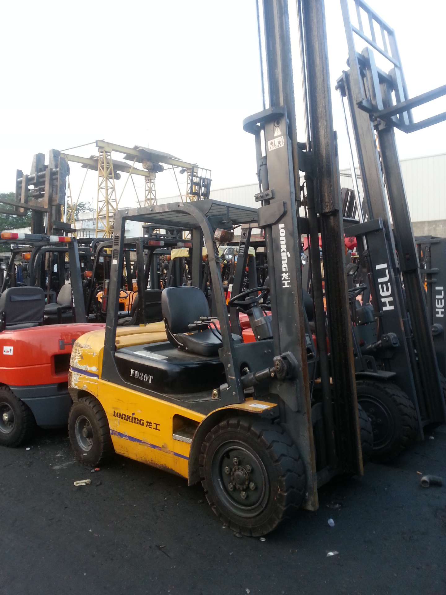 昆山二手叉车价格二手8成新龙工3吨、3.5吨、4吨等高低门架叉车