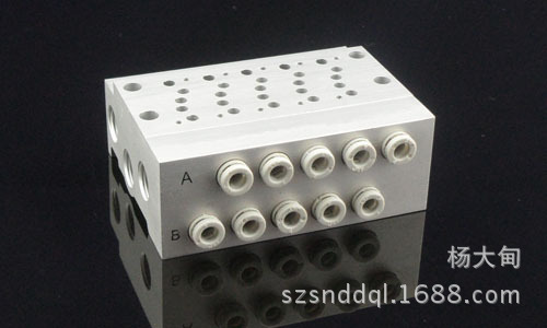 SS5Y3-41-C6 汇流板 电磁阀底板 SY3140 电磁阀底座 SMC 款式