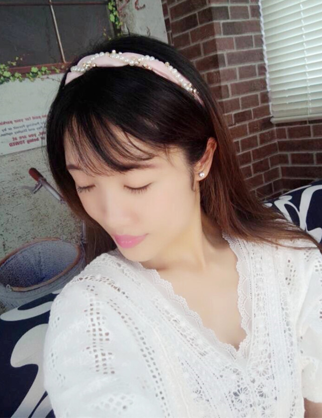 Korean New  Round Pearl Diamond Wave-shaped Cloth Headband display picture 15