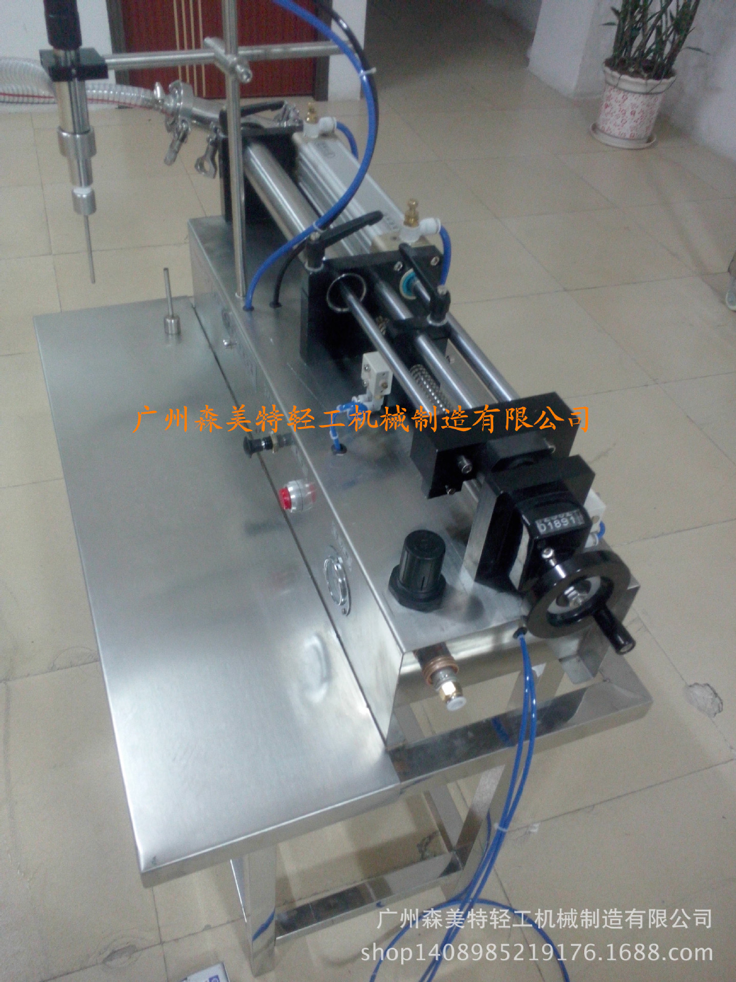 灌装机油类灌装机 半自动 鲜奶小型定量灌装机 酸奶袋装灌装机