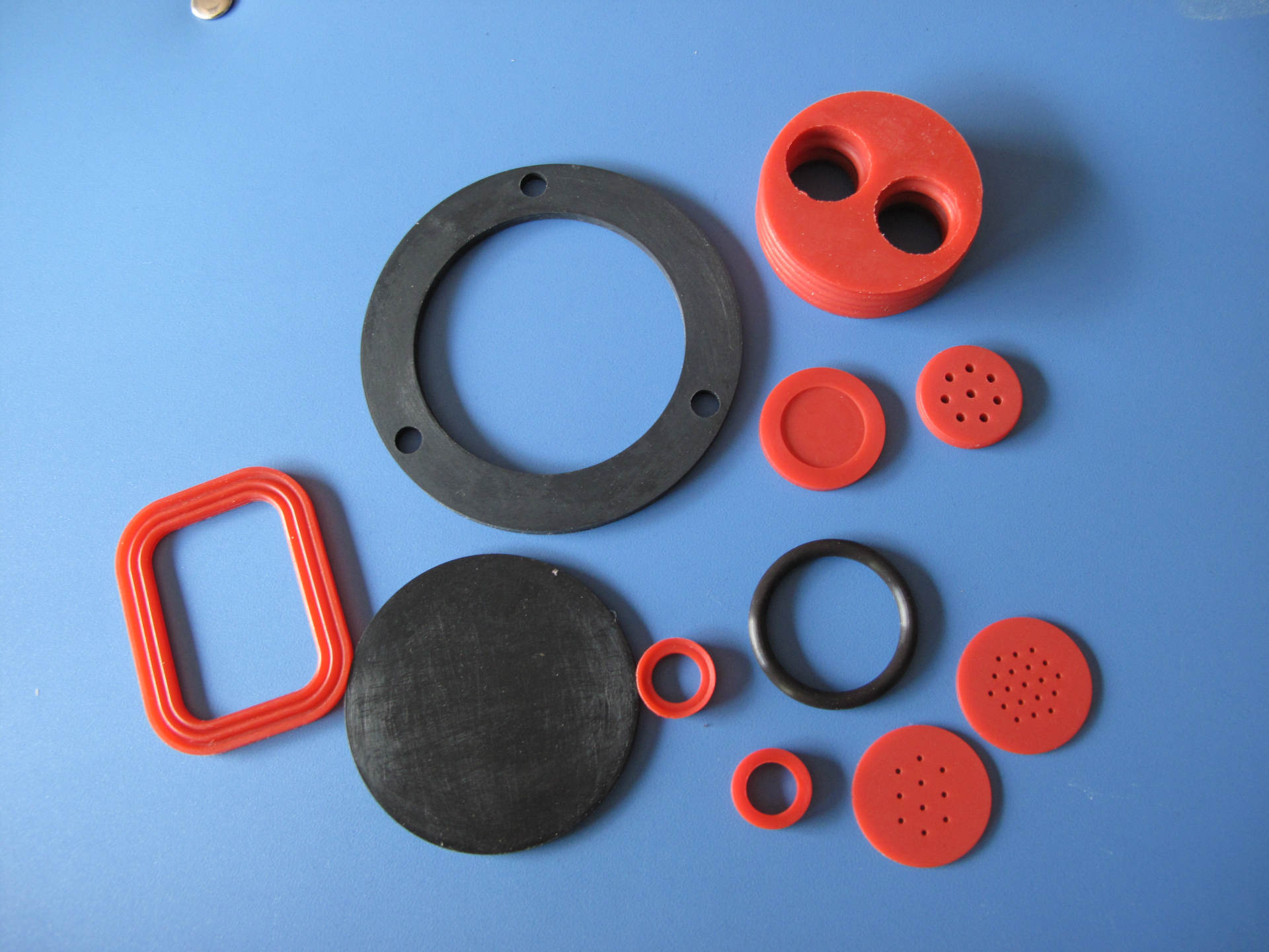 厂家直销氟橡胶制品O型圈 可定制不同形状 高性能拉伸率O形圈