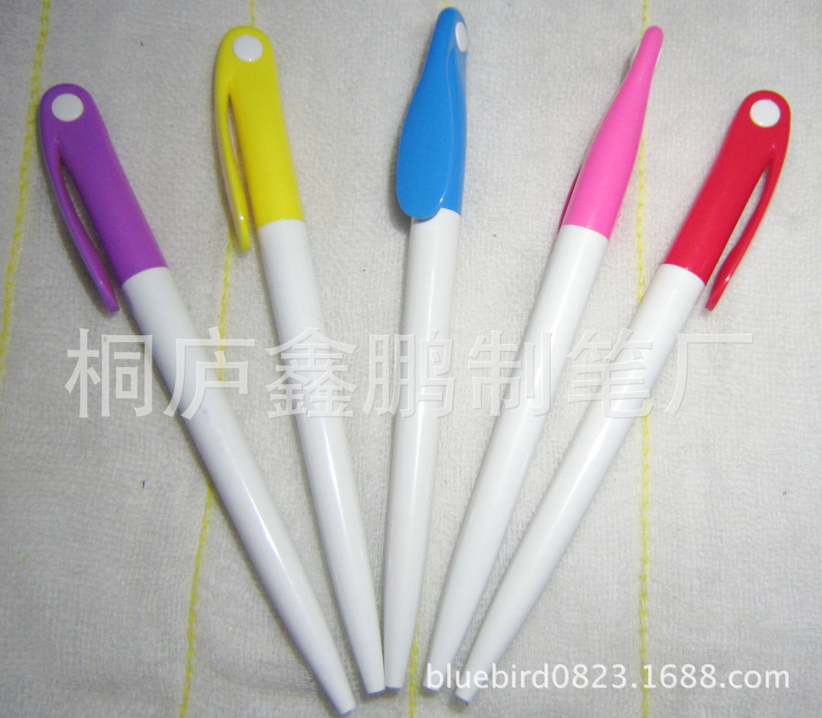 厂家直供 新款圆珠笔 热销广告笔 新款扭动笔