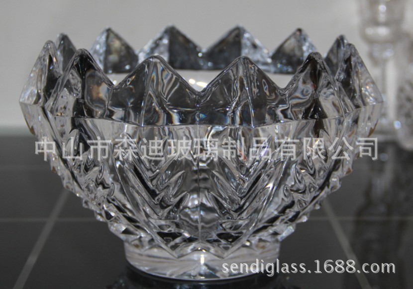 direct deal Special Offer Giant teeth Leaf decorative pattern crystal Glass Fruit bucket