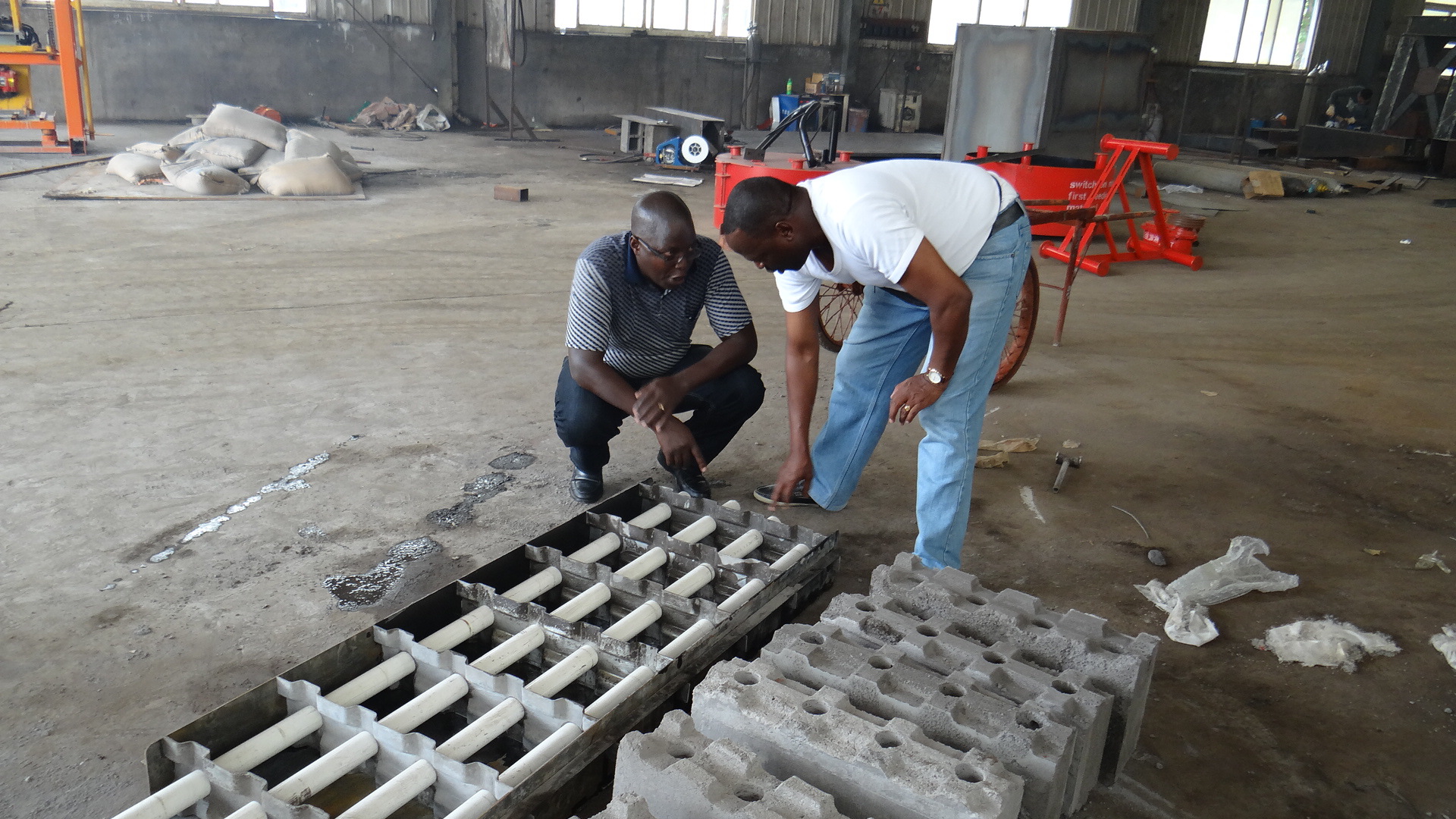 手工发泡轻质砖设备、轻质连锁砖设备 foam concrete block mould