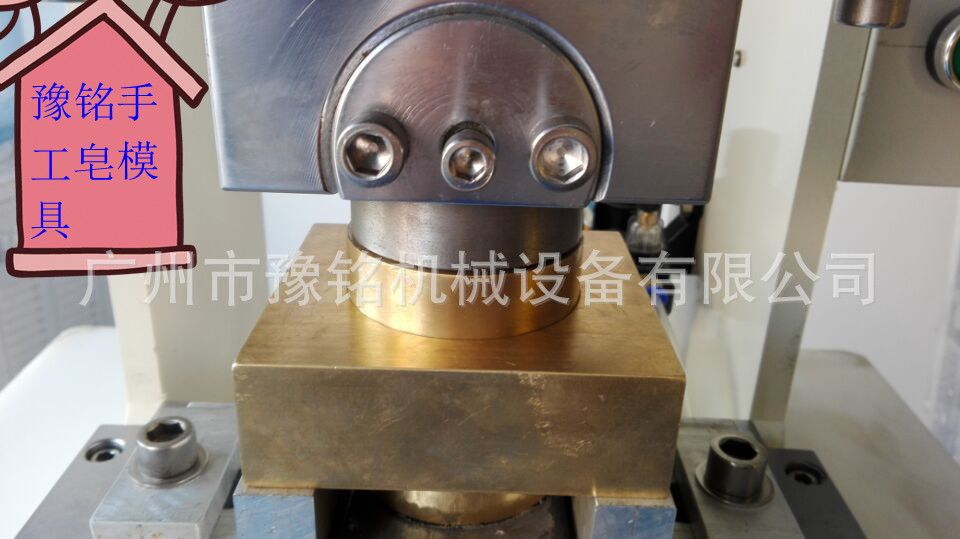 DEE7508B1CACF3BFBF66FC0491F3BB