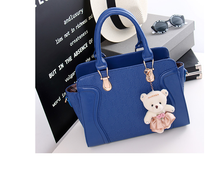 Women's Medium All Seasons Pu Leather Solid Color Fashion Square Zipper Bag Sets display picture 3