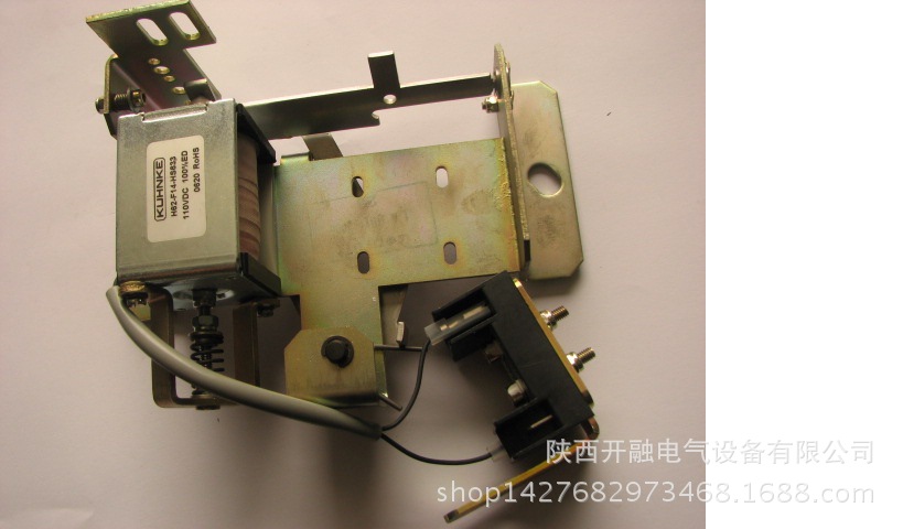 GCE9371466R0105欠压脱扣器Y4低电压脱扣器110VDC/AC带整流元件Y4