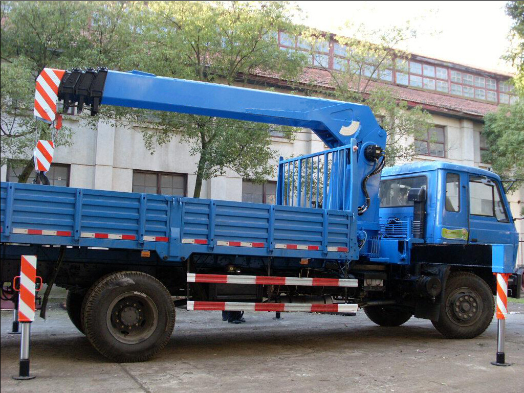 全液压工程机械吊车 随车起重机2吨折臂式随车吊S 液压起重机厂家