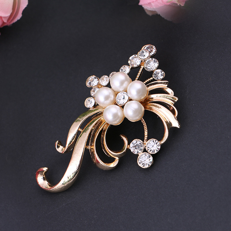 Elegante Damen Brosche Mit Perlen Und Strass Modeschmuck_voghion.com