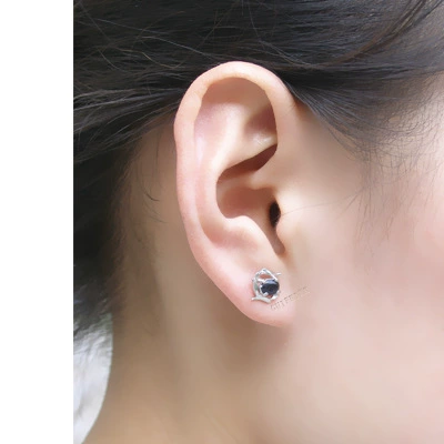 Jewelry, sapphire earrings, silver 925 sample