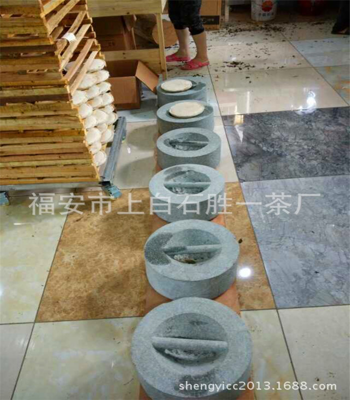 1908199795_1401369403