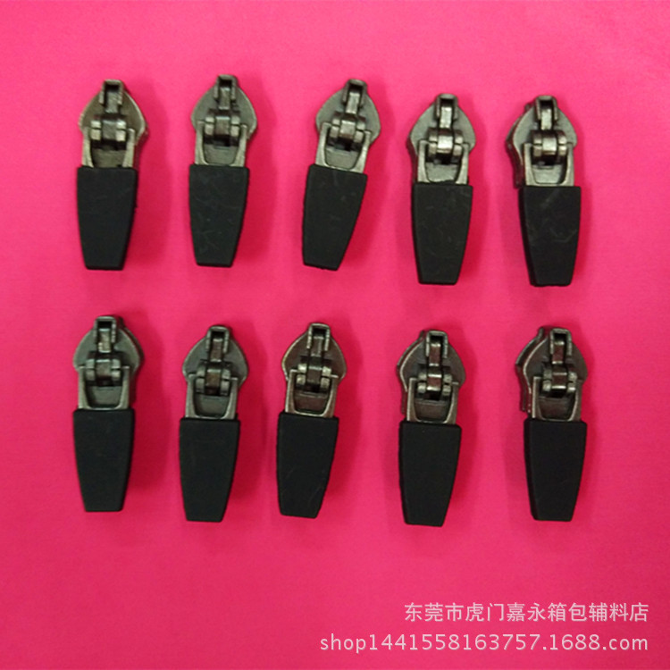 厂销 3#5#金属拉链头弹簧头正反面注皮拉头 运动服装箱包防水拉头