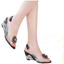 外贸代发新款透明水晶坡跟凉鞋韩版时尚花朵水钻高跟鱼嘴女鞋大码