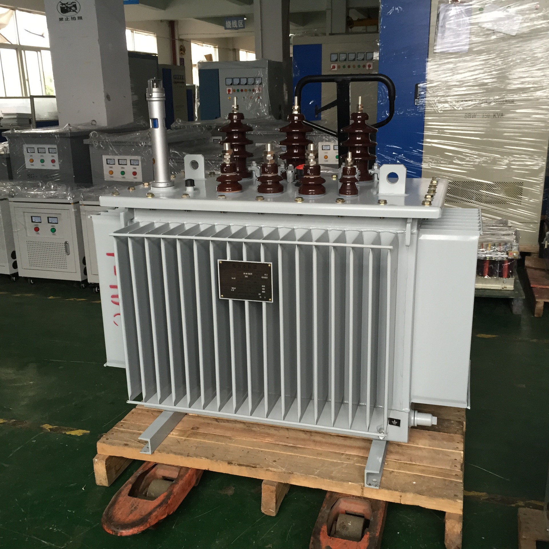 Direct selling Three-phase Oil immersion transformer S11-500KVA 10KV/0.4KV Three-phase Power Transformer