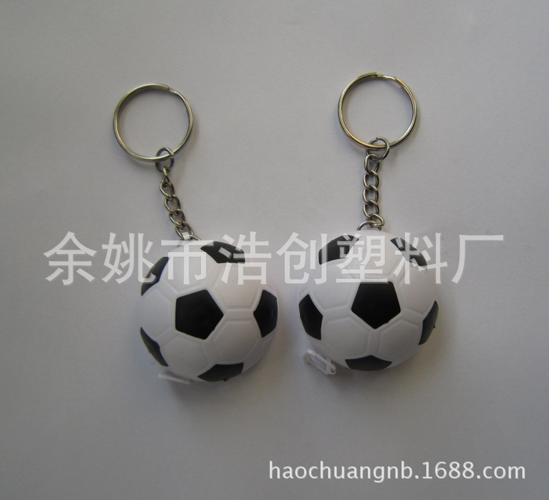 1米足球钢卷尺钥匙扣 塑料足球玻璃纤维PVC皮卷尺钥匙扣 促销礼品