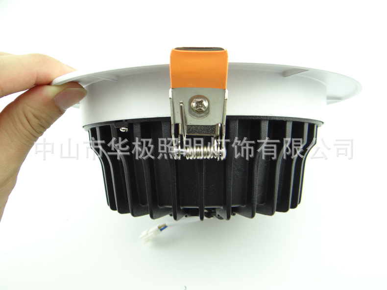 科锐芯片_8月新款直销天花压铸 cob孔灯 30w