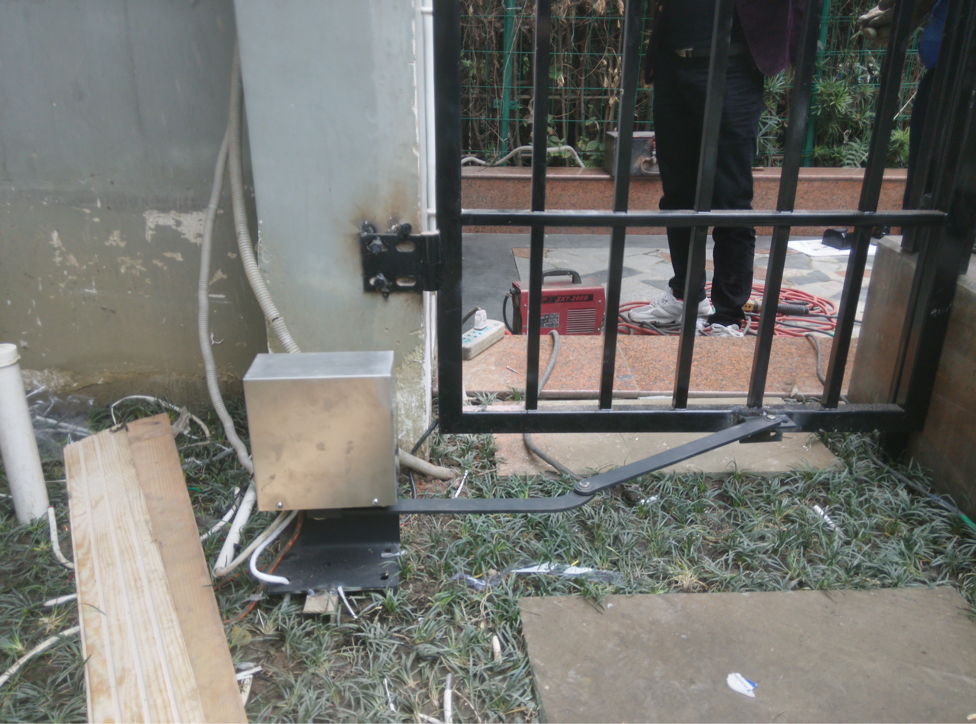 广西防城港小区快速曲臂开门机桂林刷卡自动门北海梧州来宾电动门