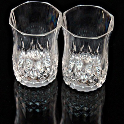 厂家直销 七彩发光杯子 酒吧KTV夜店发光酒杯 小号菠萝发光杯|ru