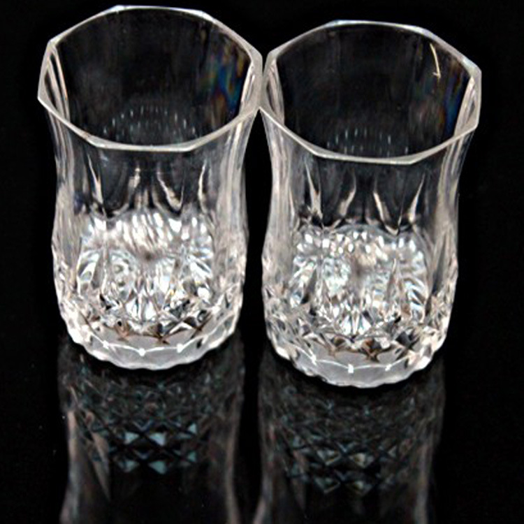 厂家直销 七彩发光杯子 酒吧KTV夜店发光酒杯 小号菠萝发光杯|ru