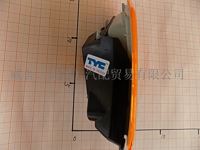 W204 08 旁燈 左邊 黃色3436