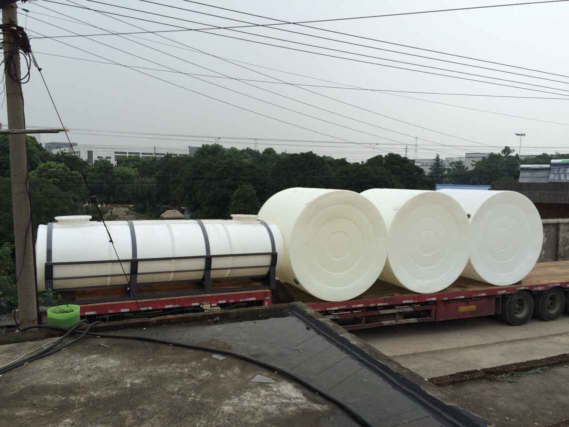 1吨废塑料的经济价值_废塑料的价值:通过将废塑料还原... 能从1吨废塑料中生产出700多公升...(2)