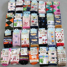 外贸卡通儿童袜子中筒袜带点胶无骨缝合春秋款