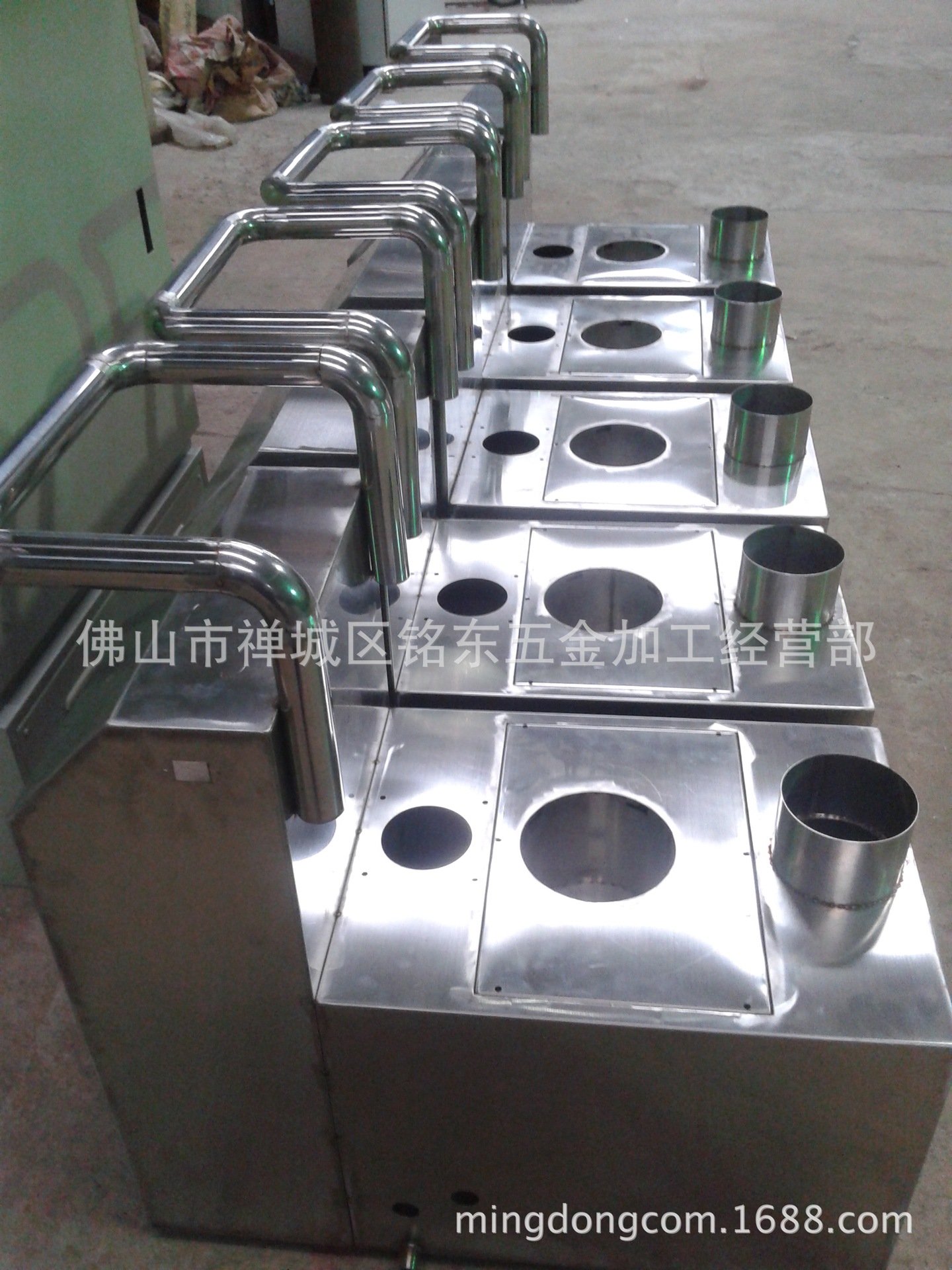 佛山机箱厂 加工定做机箱机柜 电箱电柜 钣金制品 数控冲孔