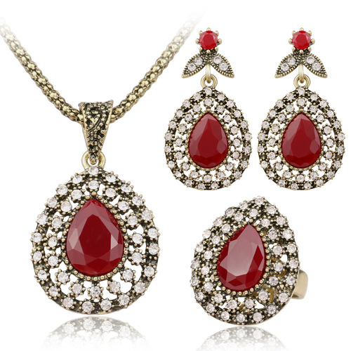 New European and American drop-shaped full diamond earrings, rings, necklaces, jewelry sets, high-end transparent glass stone temperament sets