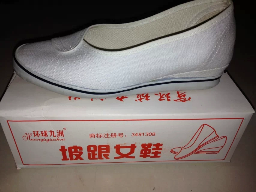 White nurse uniform, comfortable breathable white shoes, high footwear heels